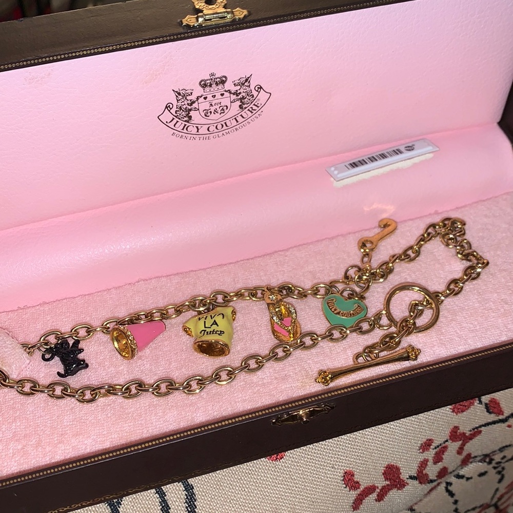Rare Y2K Juicy Necklace 6 charms too with Y2K box !!🥳🥳❌❌